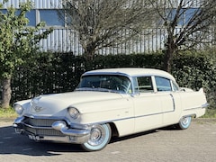 Cadillac Series 62 - SEDAN BWJ 1956 365 CUI / 6.0L V8 ELEK. RAMEN | ELEK. VOORBANK | AIRCO | ARMSTEUN ACHTER |