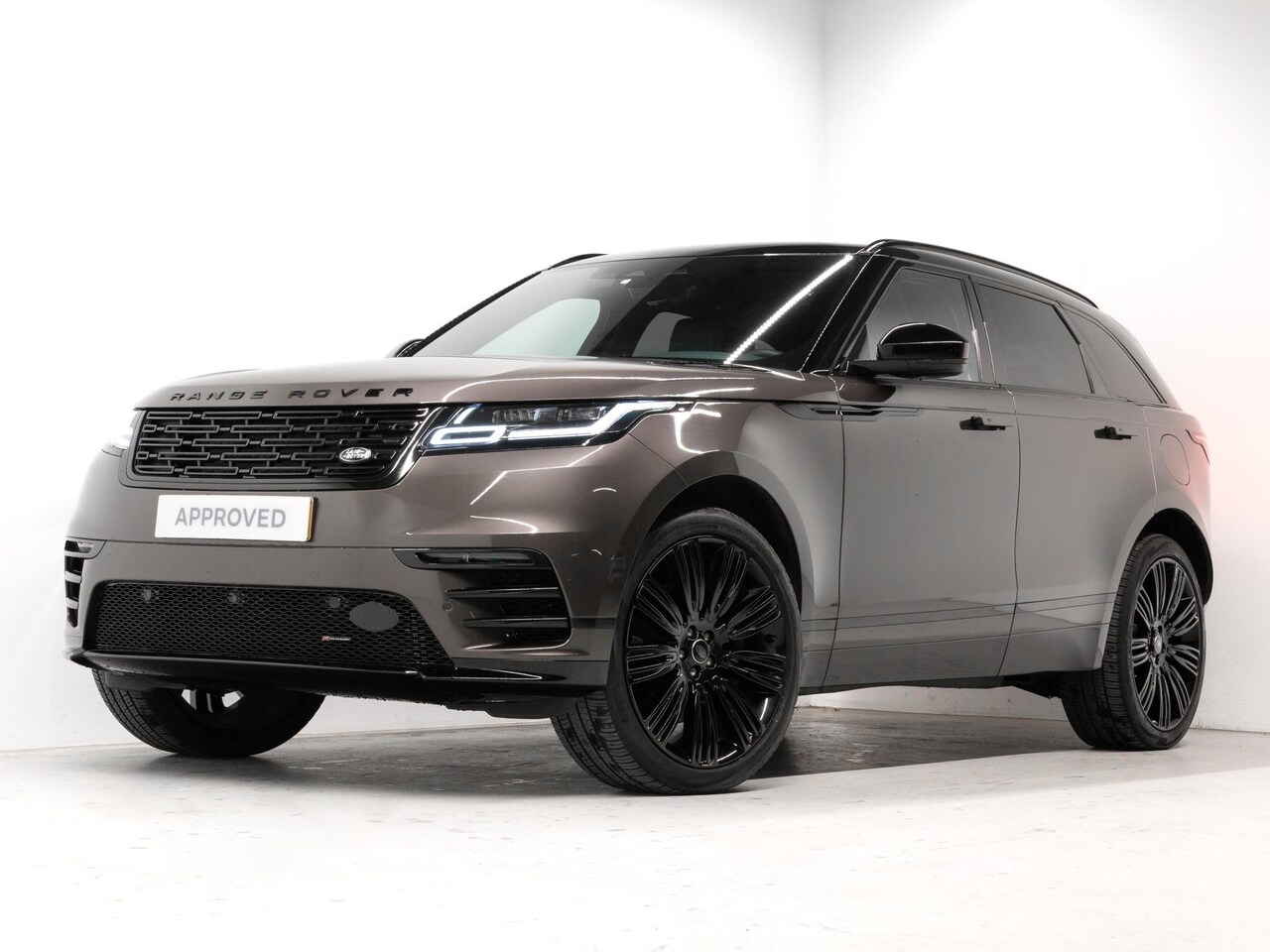 Land Rover Range Rover Velar - 2.0 P400e R-Dynamic SE - AutoWereld.nl
