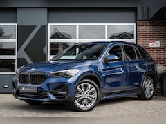 BMW X1 - 25e xDrive Sportline | Stoelverwarming | Keyless | HUD | Camera | Hifi | Stuurverwarming |