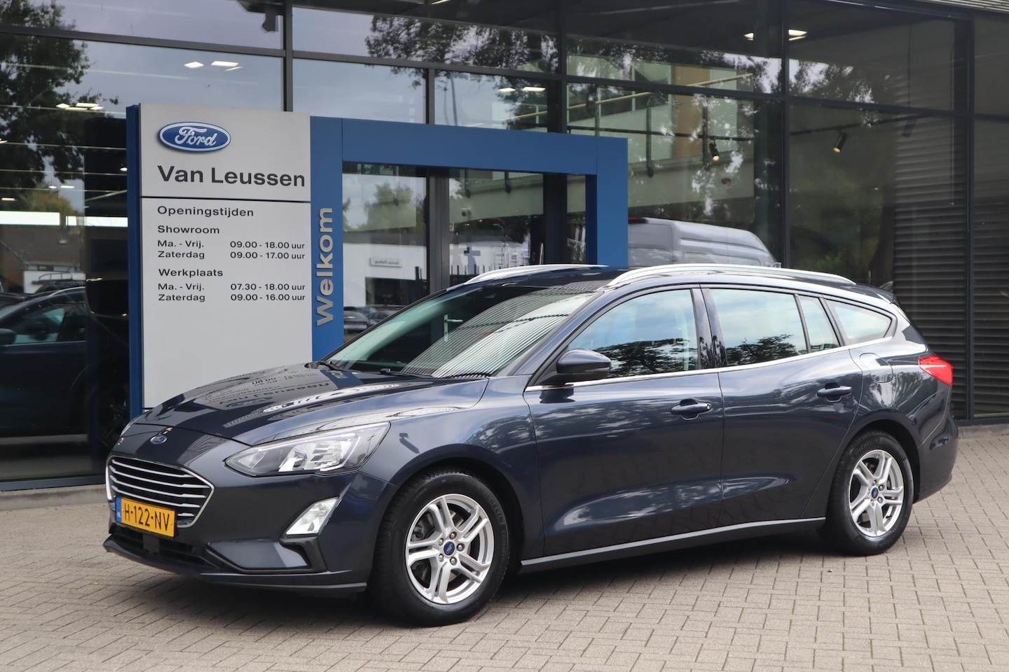 Ford Focus Wagon - BUSINESS TREKHAAK NAVI APPLE/ANDROID PARK-SENSOREN 17"LM-VELGEN - AutoWereld.nl