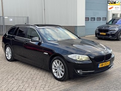 BMW 5-serie Touring - 520i High Executive Xenon | HUD | Navi | Pano | Leder | Memory