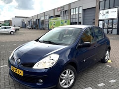 Renault Clio - 1.2 TCE 5-deurs Business Line Airco 2 sleutels