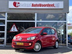 Volkswagen Up! - 1.0 high up / APK: 9-2026 / Stoelverwarming / Airco / 2012