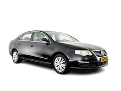 Volkswagen Passat - 2.0 FSI Highline Aut. *NAVI-FULLMAP | LEATHER-ALCANTARA | SPORT-SEATS | ECC | HEATED-SEATS