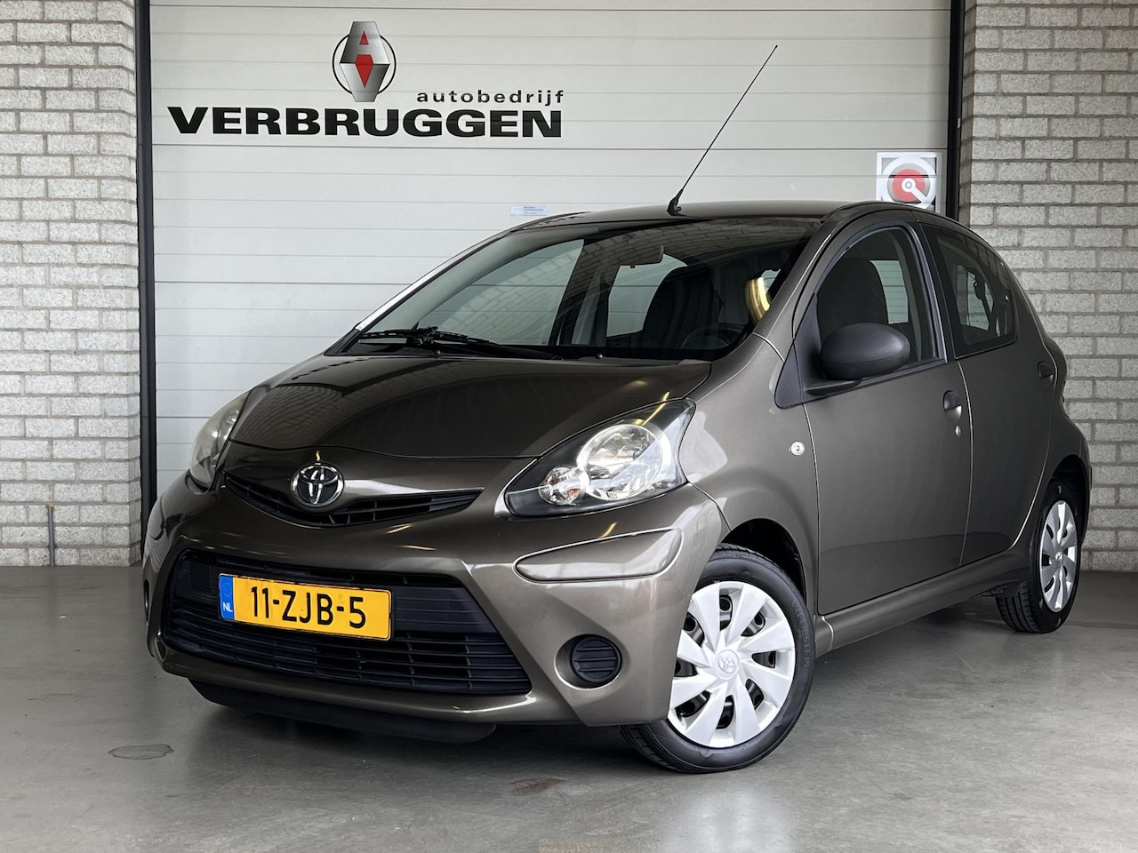 Toyota Aygo - 1.0 VVT-i Comfort | 5drs. | Airco | Volledig Onderhouden | All-in prijs - AutoWereld.nl