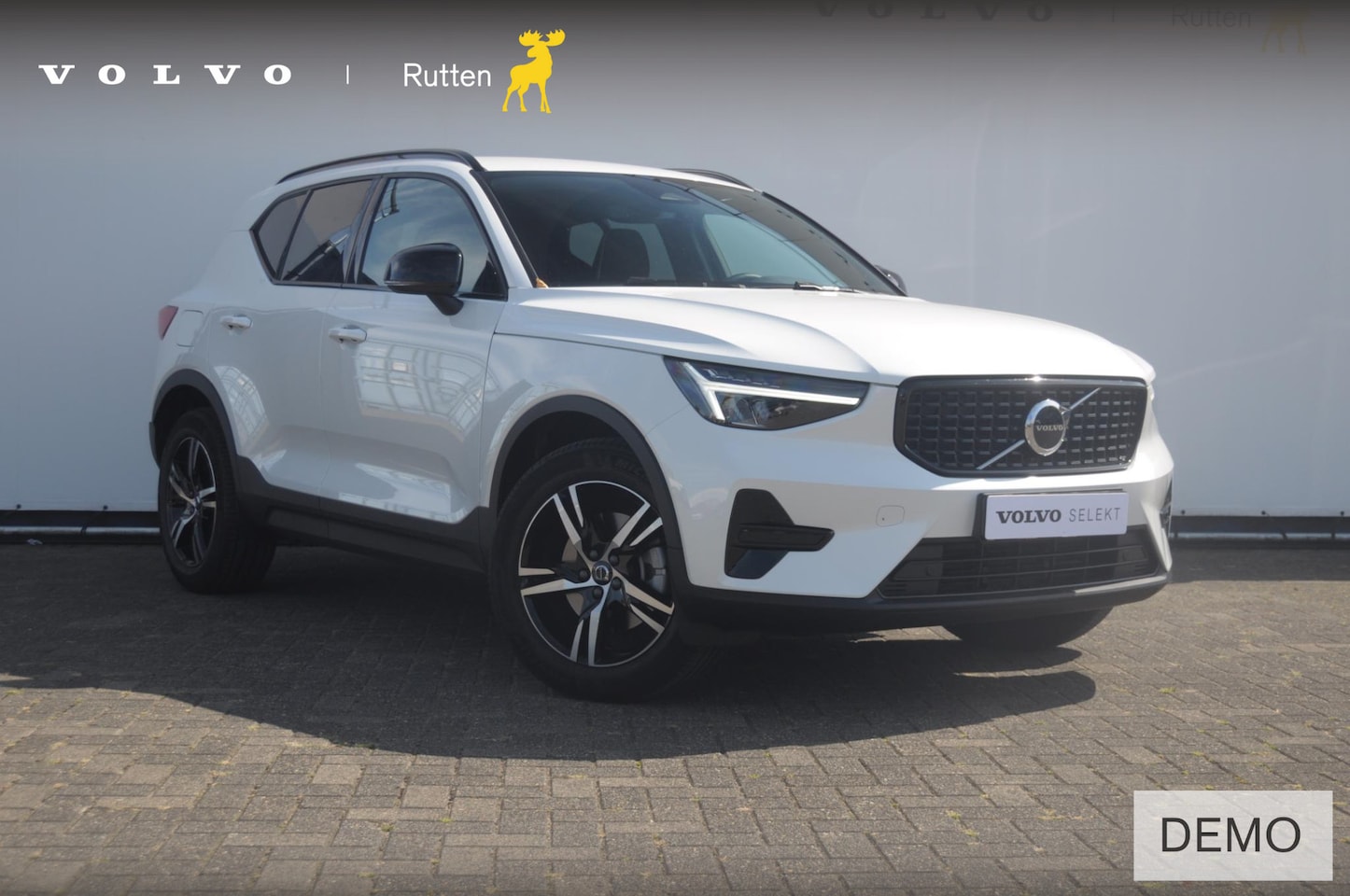 Volvo XC40 - B4 211PK Automaat Plus Dark / Adaptive cruise control / Elektrische stoelen / Harman Kardo - AutoWereld.nl