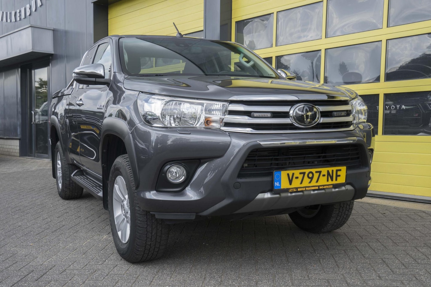 Toyota HiLux - 2.4 D-4D-F Xtra Cab Professional 2.4 D-4D-F Xtra Cab Professional - AutoWereld.nl