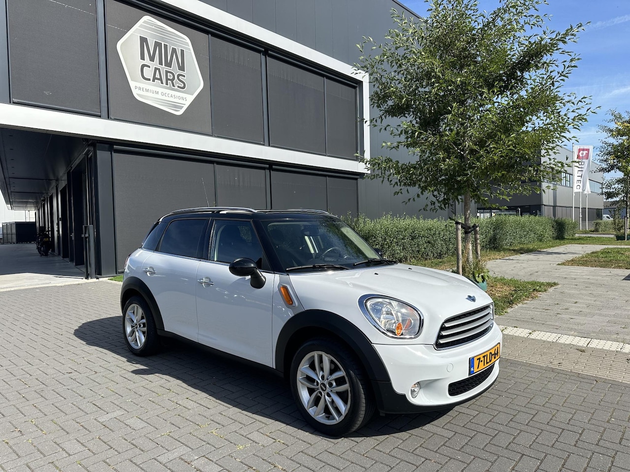 MINI Countryman - 1.6i Cooper Navi Airco Cruise - AutoWereld.nl