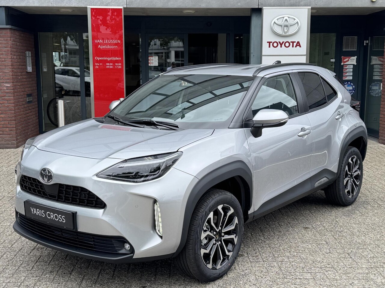 Toyota Yaris Cross - Hybrid 130 DYNAMIC NIEUW DIRECT LEVERBAAR! STOEL/STUURVERW PARK-SENSOREN BLIND SPOT NAVI C - AutoWereld.nl