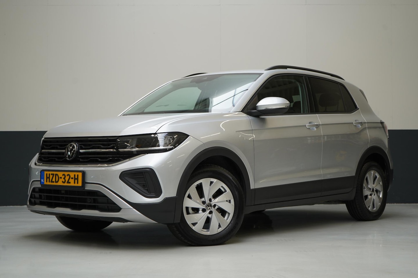 Volkswagen T-Cross - 1.0 TSI 95pk Life Edition | Parkeersensoren | Climate control | Apple Carplay | Hoge insta - AutoWereld.nl