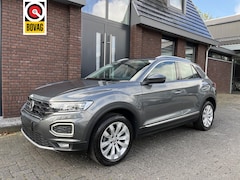Volkswagen T-Roc - 1.5 TSI Sport VIRTUAL DASHBOARD | ADAPTIVE CRUISE CONTROL | NAV | APP CONNECT | CAMERA | L