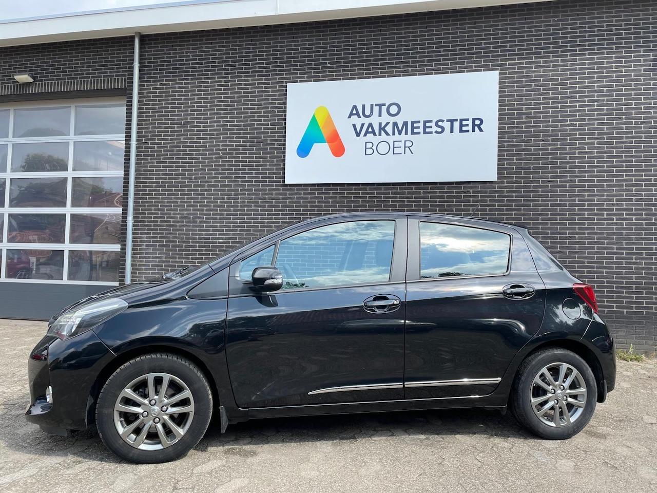 Toyota Yaris - Toyota Yaris 1.3 VVT-i Trend 5-Drs / Trekhaak - AutoWereld.nl