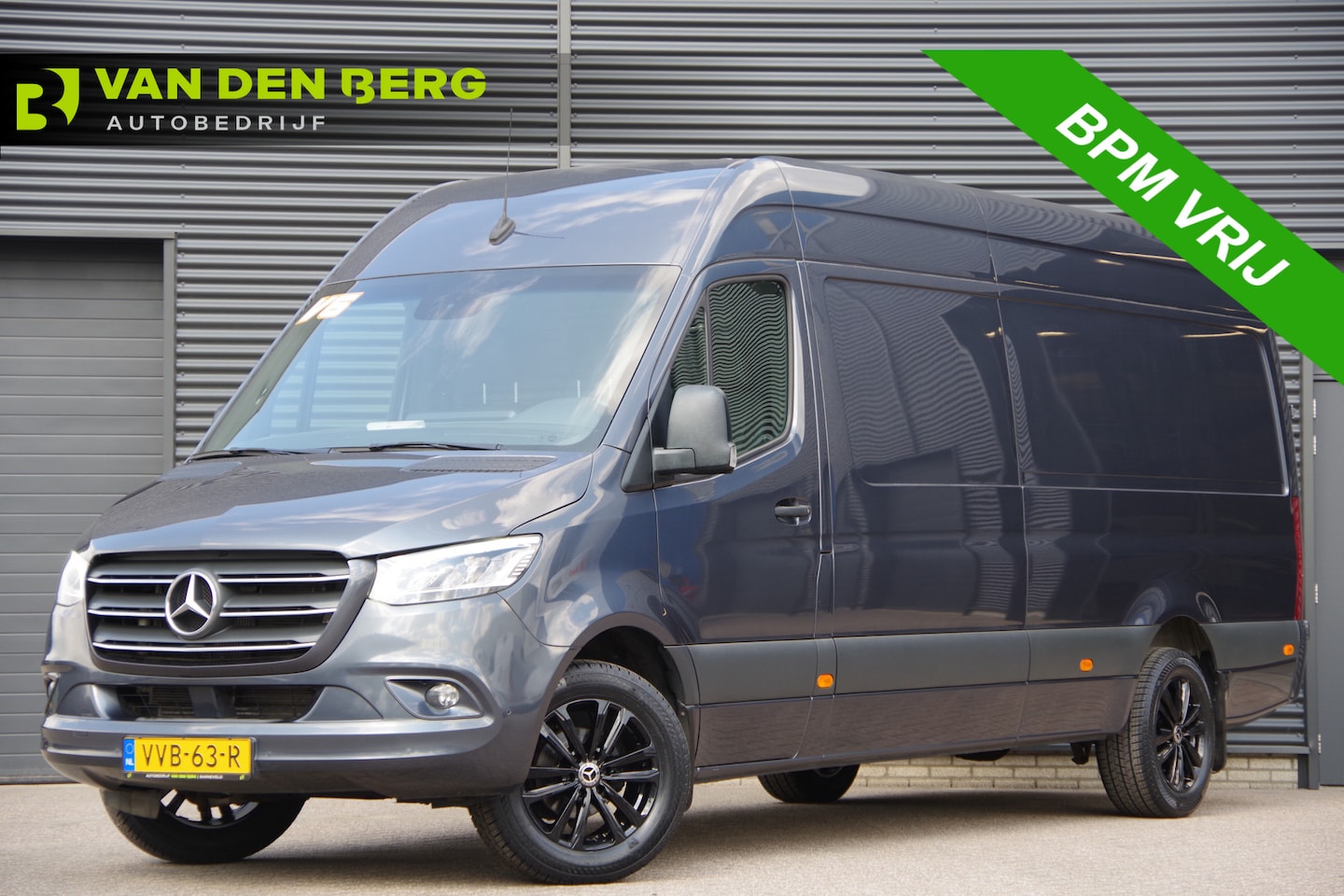 Mercedes-Benz Sprinter - 319 3.0 CDI V6 L3H2 AUT. LED,LEDER, 3.5T TREKHAAK, CRUISE, MBUX, CAMERA, STANDKACHEL, CLIM - AutoWereld.nl