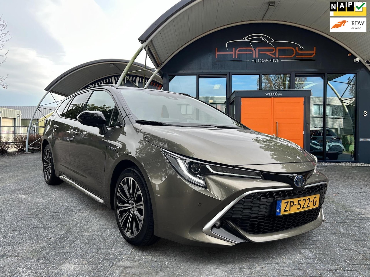 Toyota Corolla Touring Sports - 1.8 Hybrid Executive Trekh NL-Auto Rijklaarprijs! - AutoWereld.nl