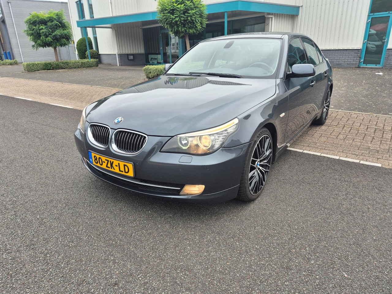 BMW 5-serie - 523i 6 cil Business Line Leer Navi Automaat - AutoWereld.nl