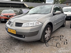 Renault Mégane - 1.6-16V Expression Luxe LEES TEKST AIRCO