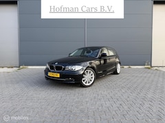 BMW 1-serie - 5-deurs 118d Business Line zwart Trekhaak NW APK