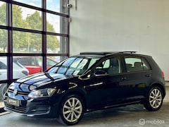 Volkswagen Golf - 7 1.2 TSI Pano / Trekhaak / Standkachel