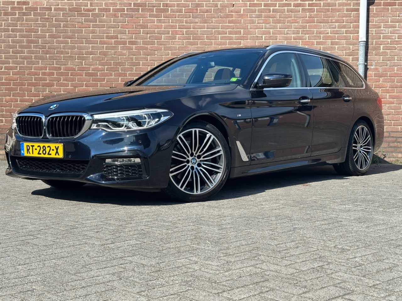 BMW 5-serie Touring - 520i High Executive|M-sport|Pano|Head up|360|Comfort zetel| - AutoWereld.nl
