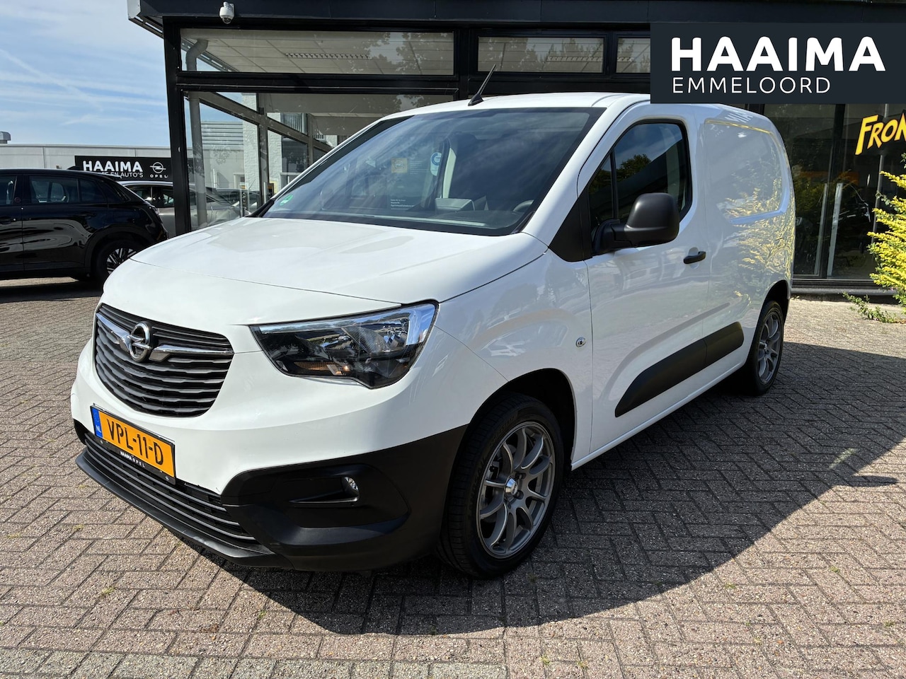 Opel Combo - 1.5 Turbo 102Pk L1H1 Edition | Airco | Navigatie | Betimmering | Parkpilot | Cruise contro - AutoWereld.nl