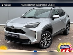 Toyota Yaris Cross - 1.5 Hybrid 115 First Edition Navigatie, Achteruitrijcamera, Smart Key, Privacy glass, LMV,
