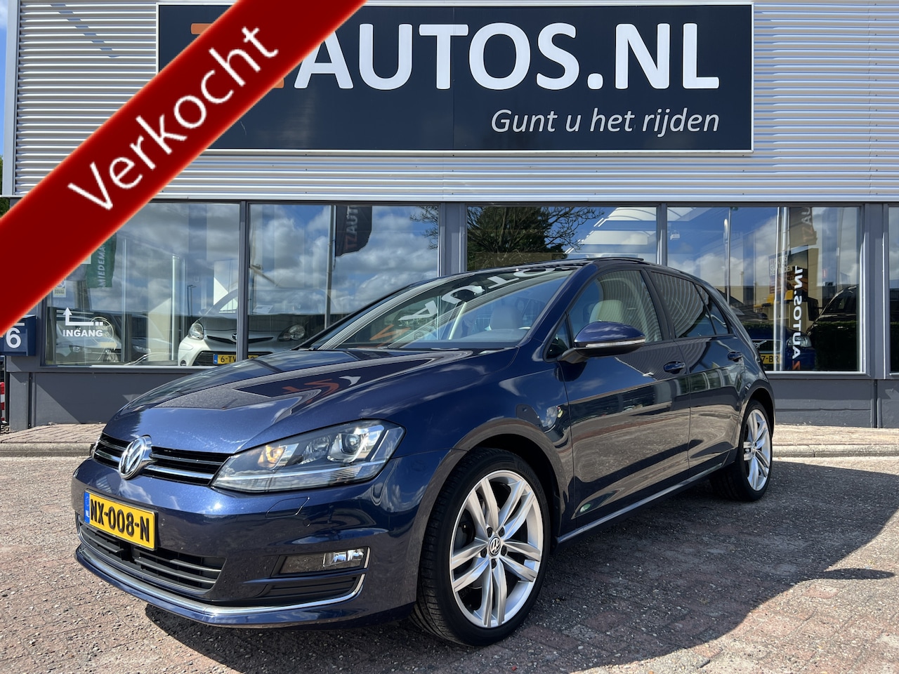 Volkswagen Golf - 1.4 TSI 150 Highline Pano/Xenon/Leer/Vol! - AutoWereld.nl