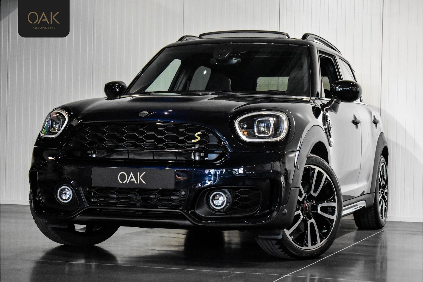 MINI Countryman - Cooper SE Hybrid ALL4 Aut. | JCW-Trim | Navi | Panorama | H&K | Alcantara | Head-Up | Came - AutoWereld.nl
