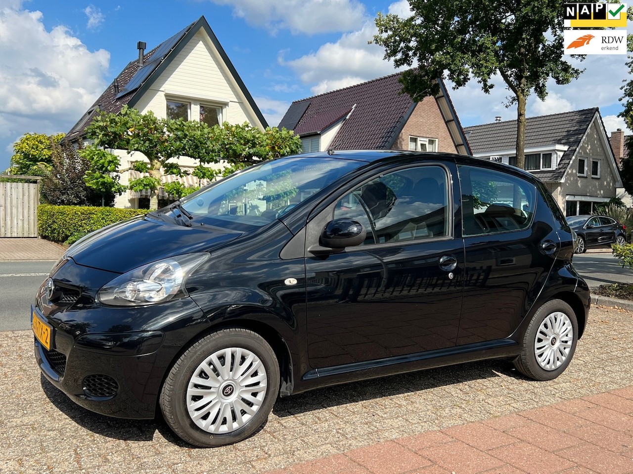 Toyota Aygo - 1.0-12V Comfort Navigator 51.000 km NL-AUTO-NAP. - AutoWereld.nl