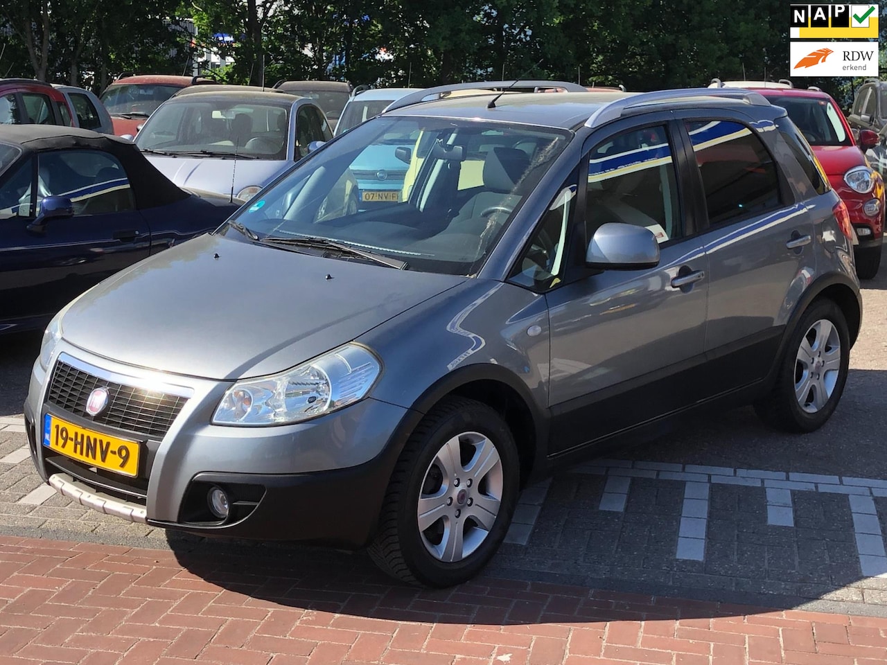 Suzuki SX4 - 1.6 Comfort / FIAT SEDICI = ZELFDE AUTO ALS SX4 - AutoWereld.nl