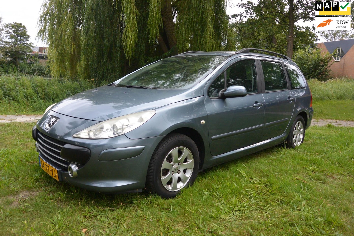 Peugeot 307 Break - 1.6-16V Premium*automaat*airco*cruise*carkit - AutoWereld.nl