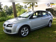 Ford Focus Wagon - 2.0-16V Futura*automaat*airco*cruise*navigatie