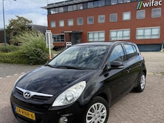 Hyundai i20 - 1.2i 2011 5-deurs Parkeersensoren Airco AUX