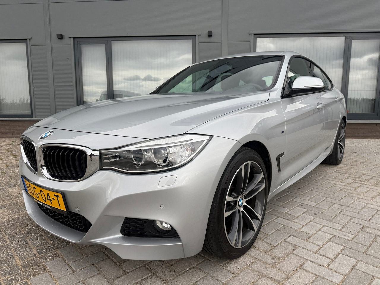 BMW 3-serie Gran Turismo - 320i X-drive|M-sport|Nette auto|19inch|Xenon| - AutoWereld.nl