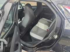Toyota Aygo - 1.0 VVT-i x-play Toyota Aygo – 2017 AUTOMAAT – APK 06/2026 – 53.804 km – NAP