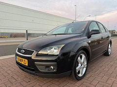 Ford Focus - 1.6-16V /Airco/Cruise/Trekhaak/Nieuwe APK