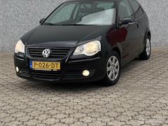 Volkswagen Polo - 1.2 SportLine / Airco / New APK / stoelverwarming/