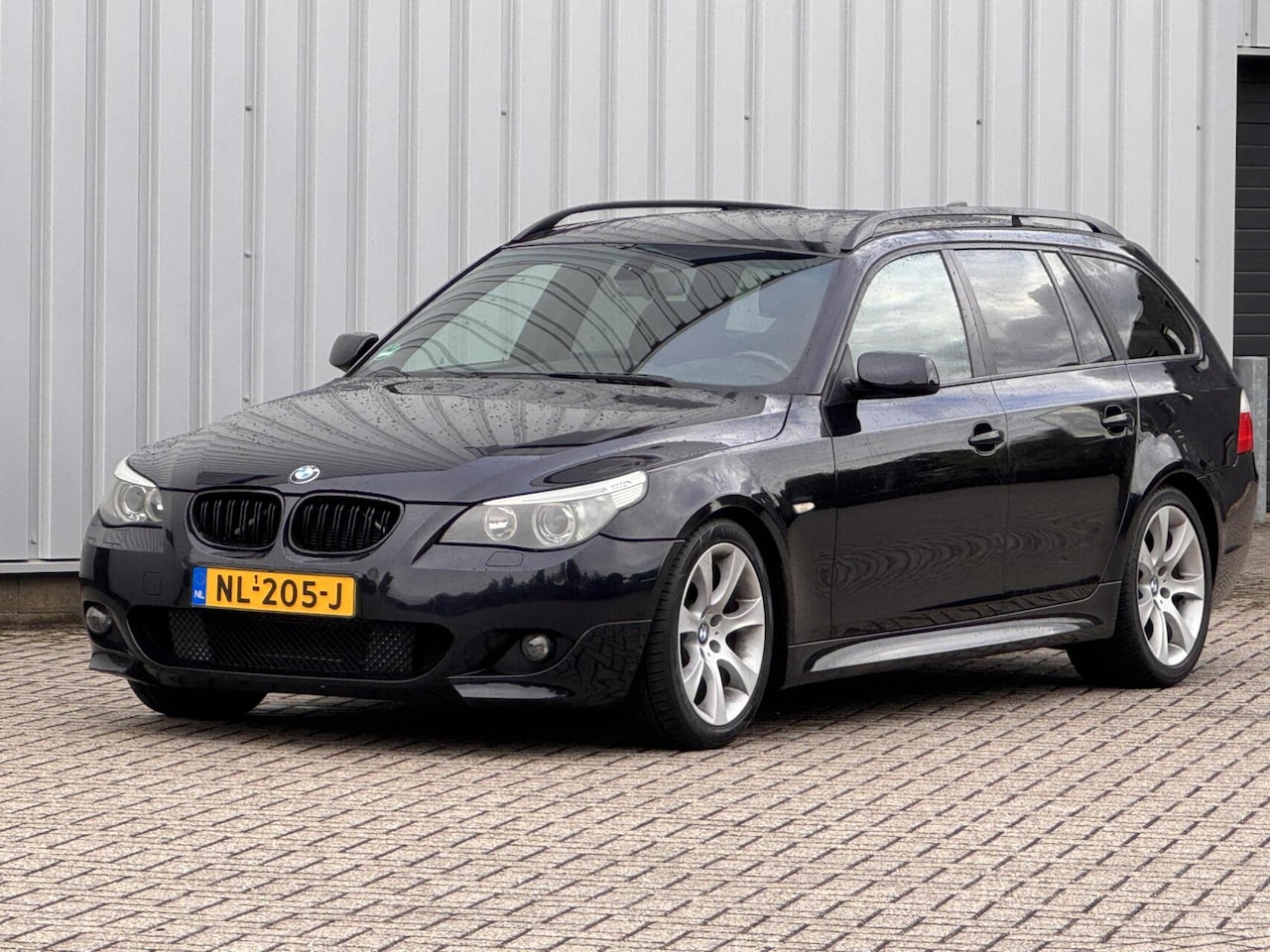 BMW 5-serie Touring - 525i m pakket 18 inch inruil mogelijk - AutoWereld.nl