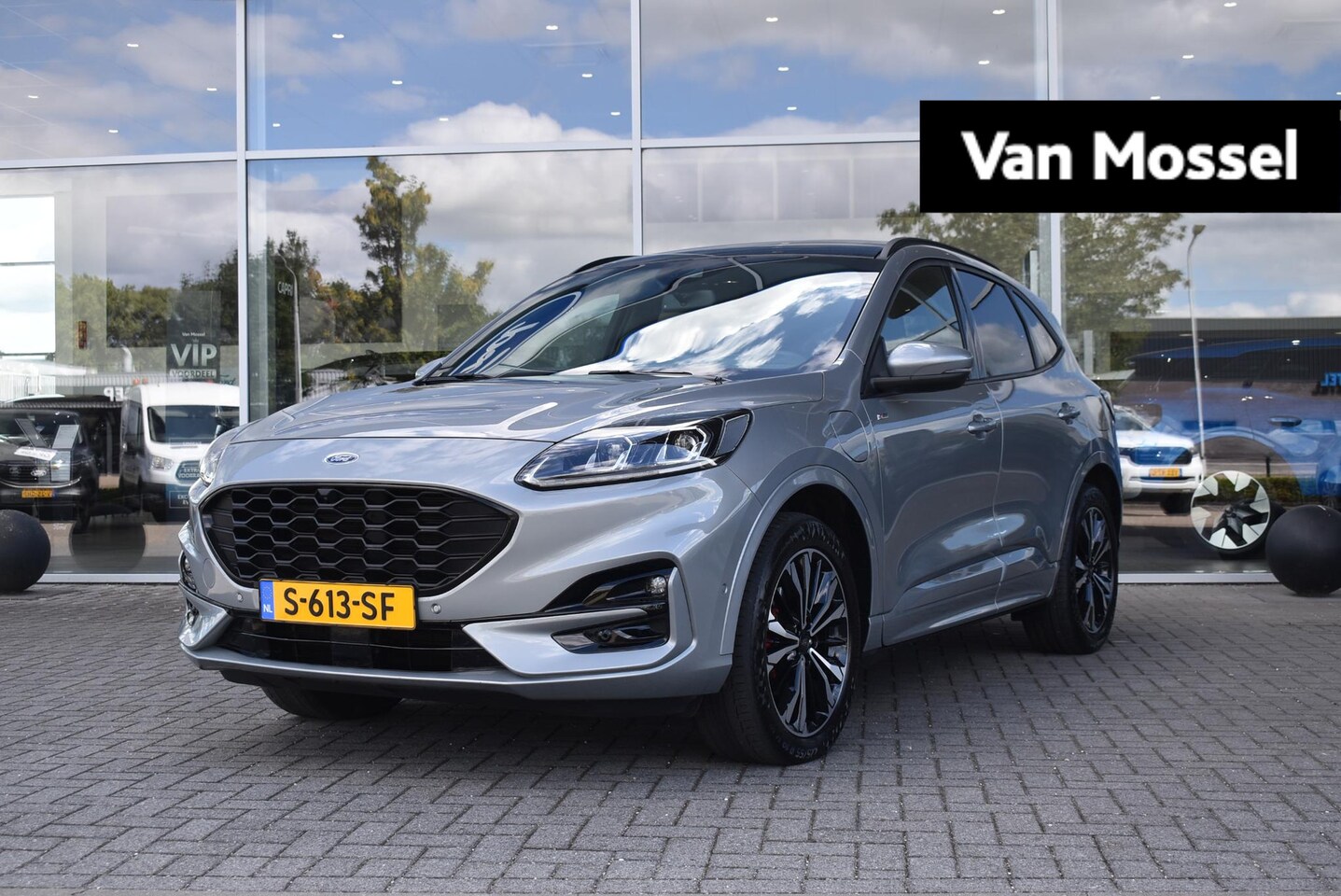 Ford Kuga - 2.5 PHEV ST-Line X | Adaptive Cruise Control | Climate Control | Panoramadak | Winterpakke - AutoWereld.nl