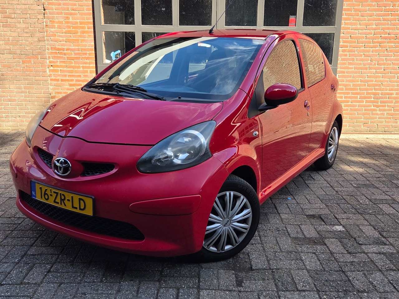 Toyota Aygo - 1.0-12V + 5drs / airco! - AutoWereld.nl