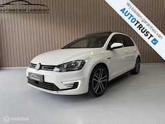 Volkswagen Golf - 1.4 TSI GTE PANO