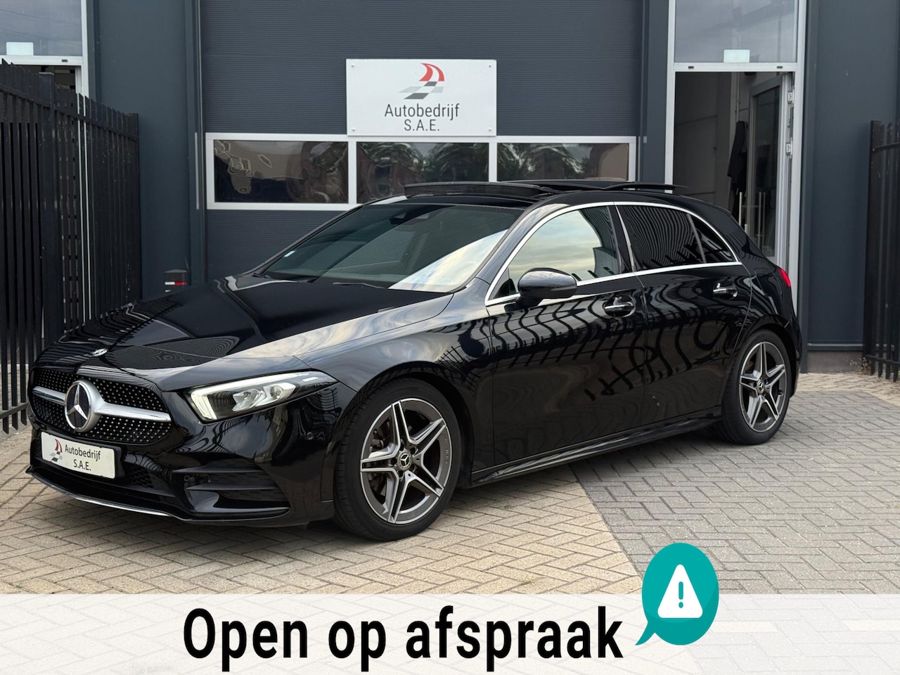 Mercedes-Benz A-klasse - 180 AMG PANO CARPLAY SFEER CAMERA DAB ! - AutoWereld.nl