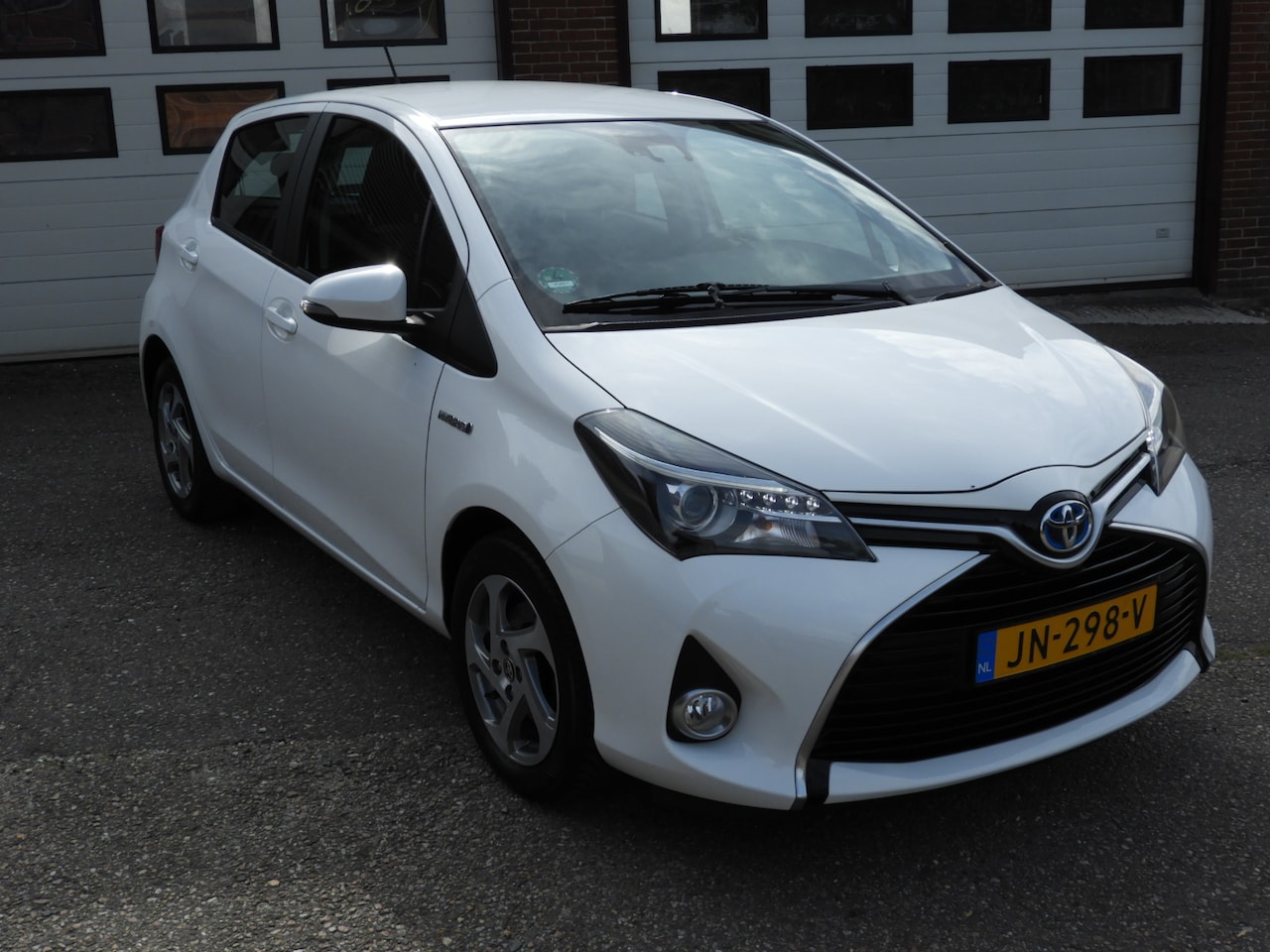 Toyota Yaris - 1.5 Hybrid Trend - AutoWereld.nl