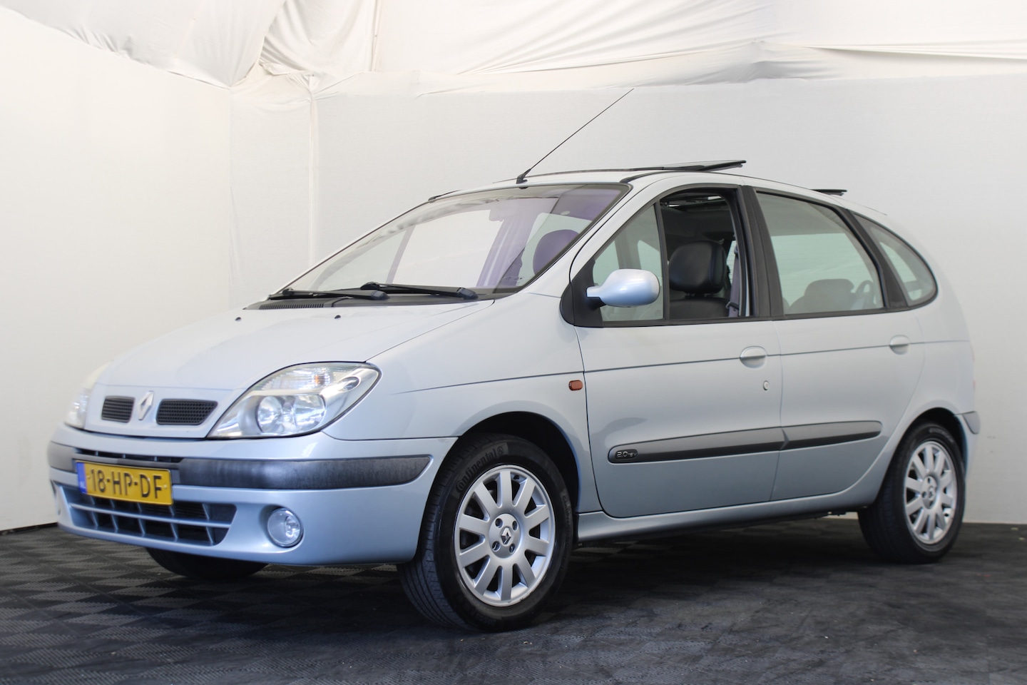 Renault Scénic - 2.0-16V Expression Sport |Pano| 01-09 12:00 gesloten! - AutoWereld.nl