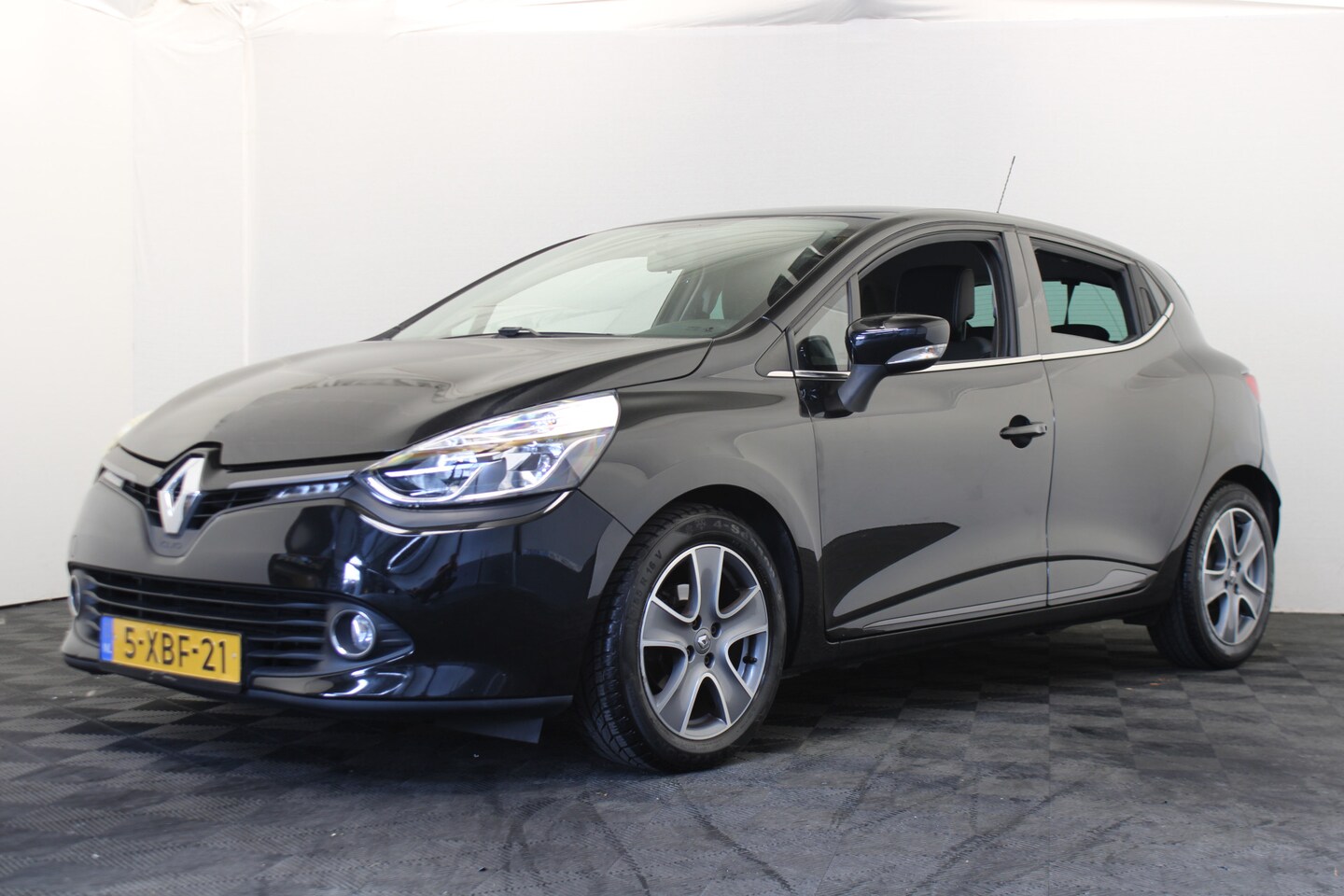 Renault Clio - 0.9 TCe ECO Night&Day 01-09 12:00 gesloten! - AutoWereld.nl