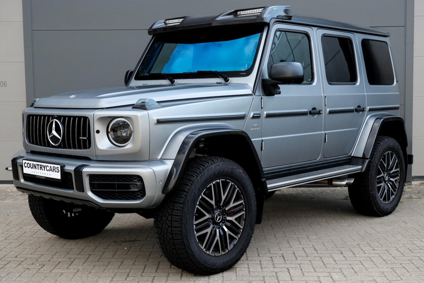 Mercedes-Benz G-klasse - 63 AMG 4X4 DESIGNO MAGNO | CARBON | GRIJS KENTEKEN | - AutoWereld.nl