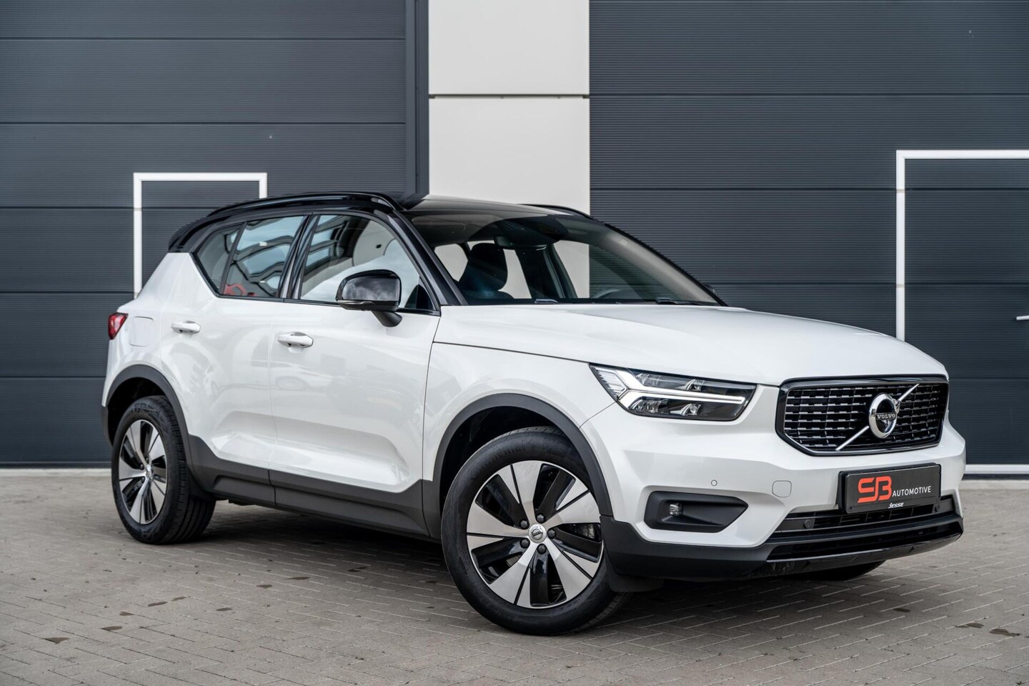 Volvo XC40 - 1.5 T5 Recharge H/K|360 Camera|Dodehoek|PANO|Vol! - AutoWereld.nl