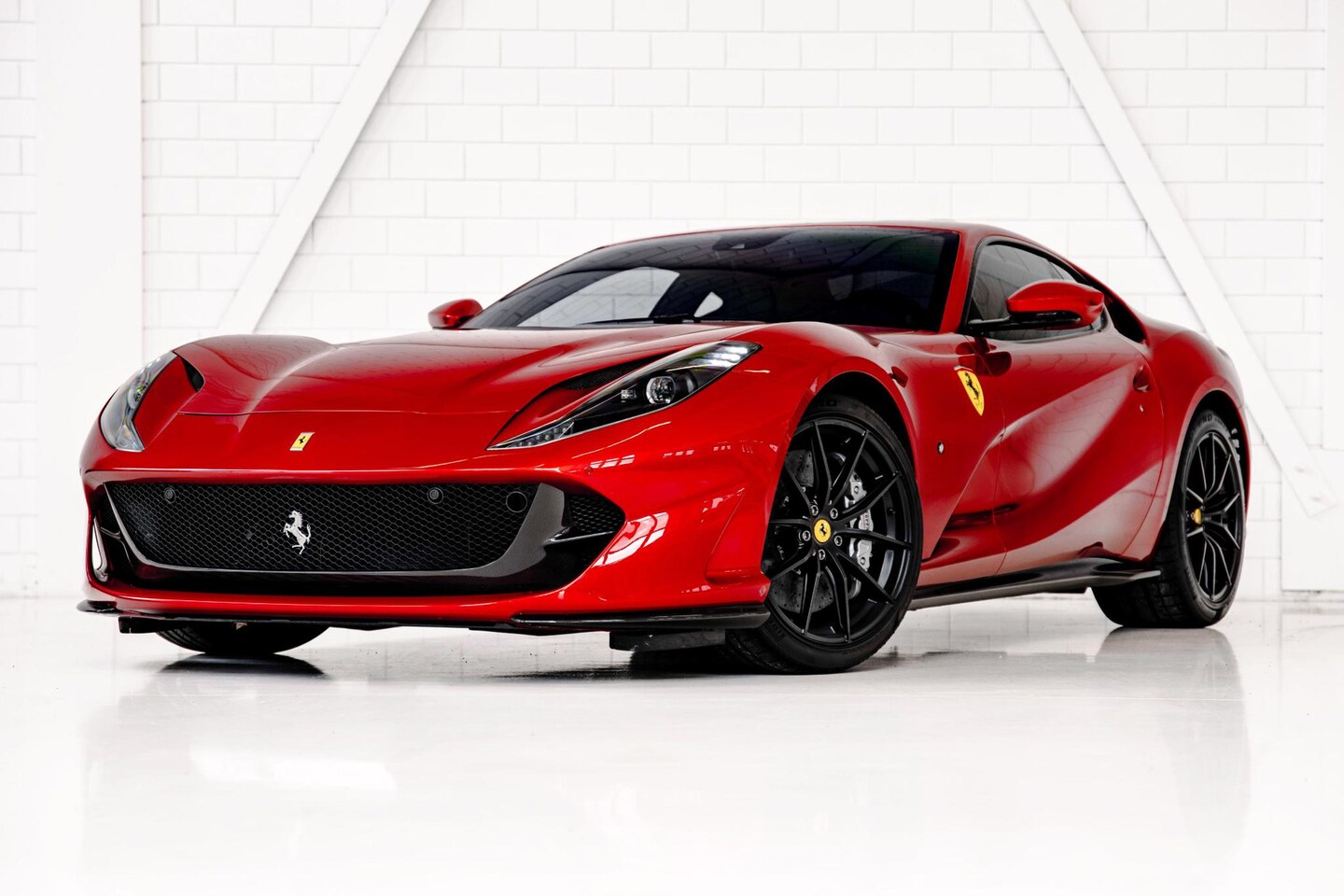 Ferrari 812 Superfast - HELE l Carbon l Shelf bags - AutoWereld.nl