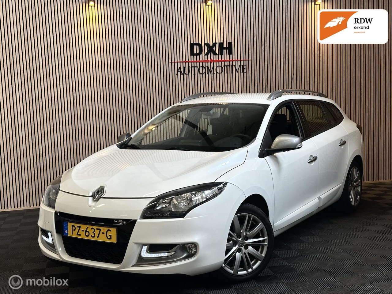 Renault Mégane Estate - 1.2 TCe GT-Line NAVI BT LEDER TREKHAAK - AutoWereld.nl