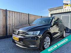 Volkswagen Tiguan - 1.5 TSI ACT Comfortline Business Pano|ACC