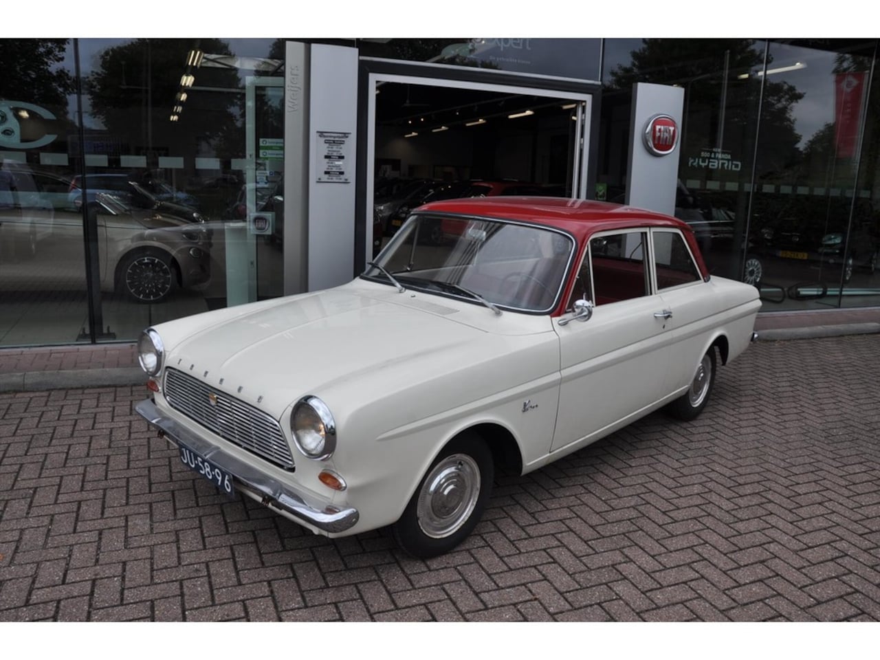 Ford Taunus - 1.2 12M Wit, Rood dak in prima staat. - AutoWereld.nl